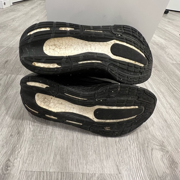 MENS ADIDAS ULTRABOOST LIGHT SOZE 11.5 - Picture 5 of 8